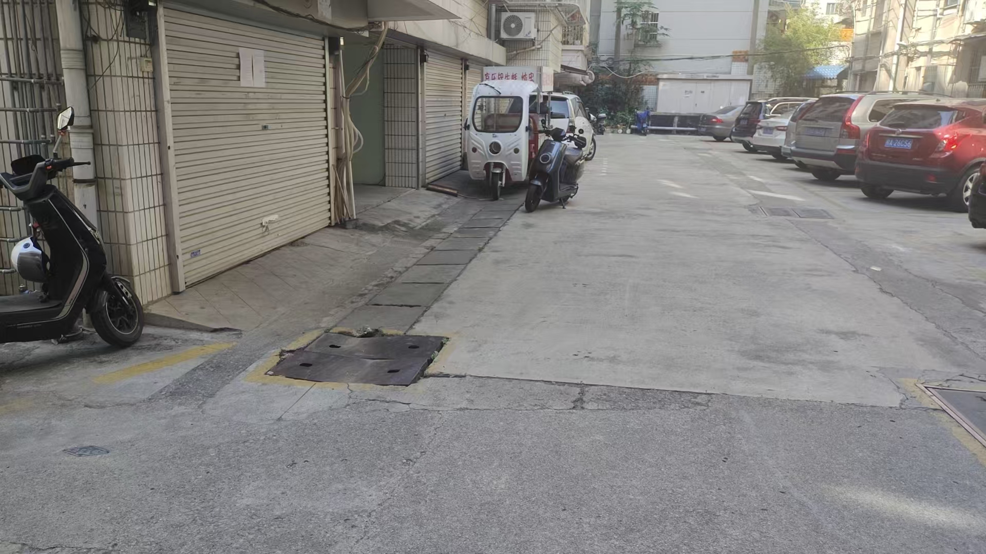 廣西鹽業(yè)集團建政路51號院內(nèi)車庫招租公告